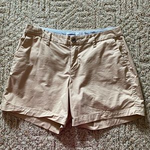 Old Navy women’s tan/beige shorts. Size 4